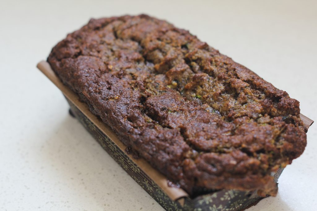 Almond Zucchini Bread | Bolo de Amêndoas e Abobrinha - Fernanda Mello