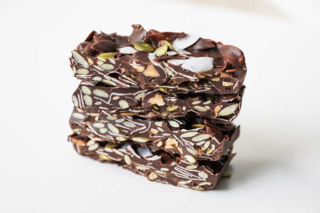 Dark Chocolate Coconut & Seeds Bar | Barras Chocolate com Semente de Abóbora e Lascas de Coco - Fern